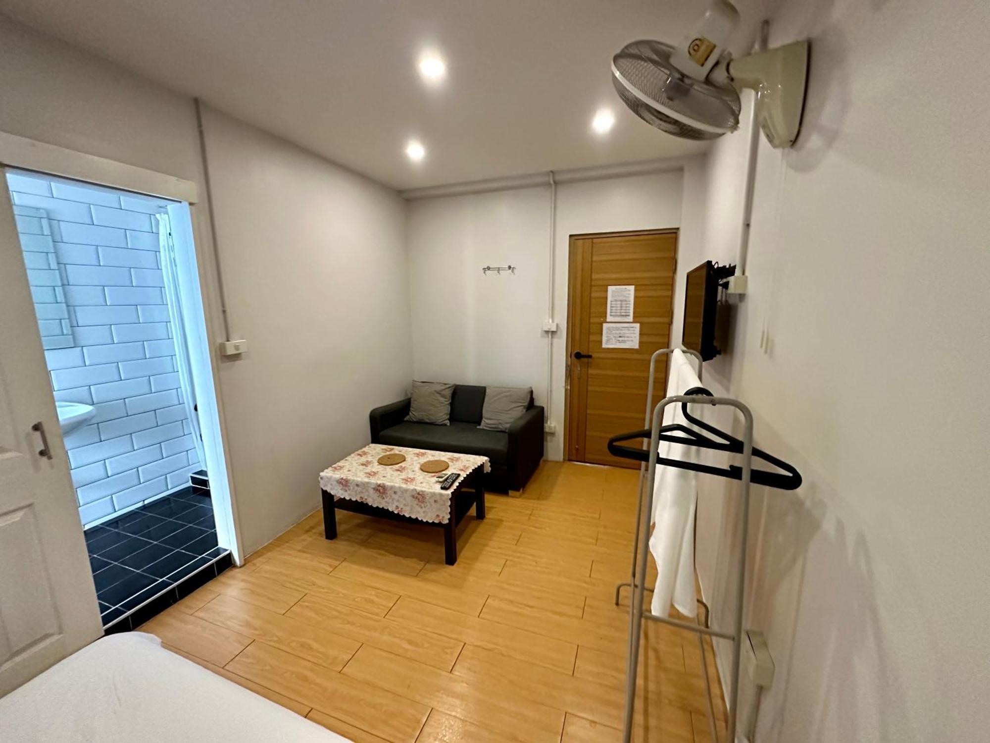 The Cute Silom Hostel Μπανγκόκ Εξωτερικό φωτογραφία