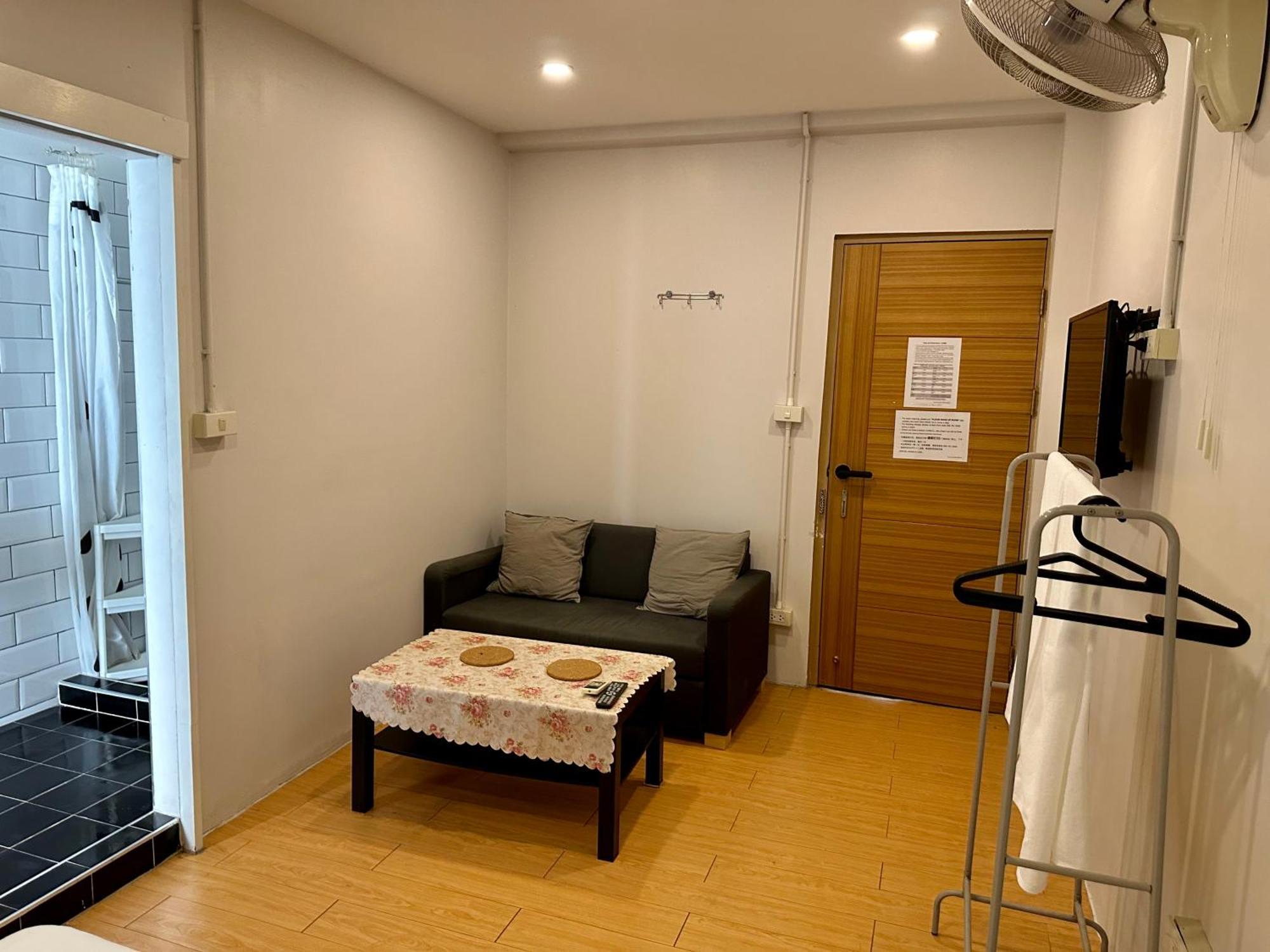 The Cute Silom Hostel Μπανγκόκ Εξωτερικό φωτογραφία