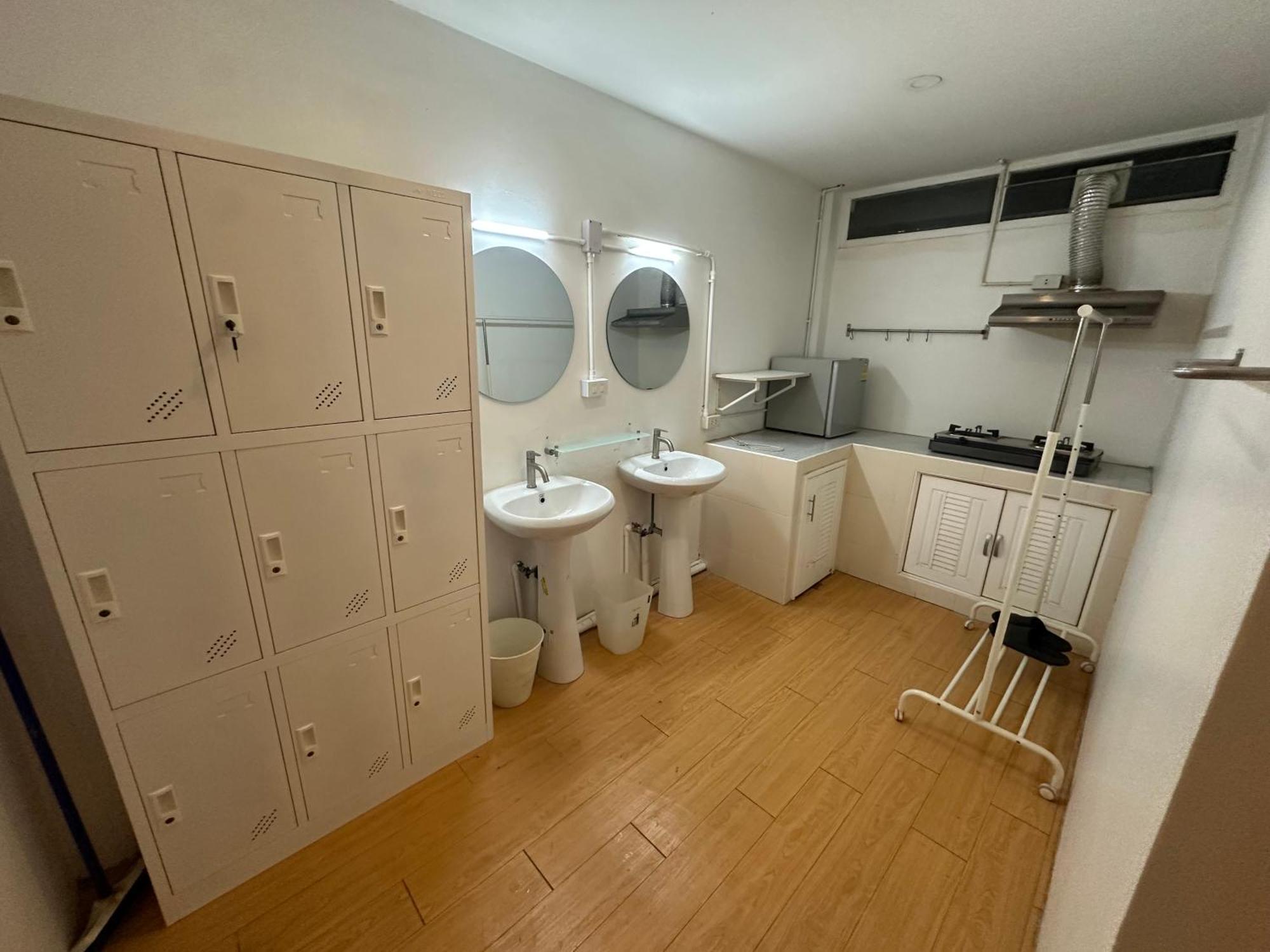 The Cute Silom Hostel Μπανγκόκ Εξωτερικό φωτογραφία
